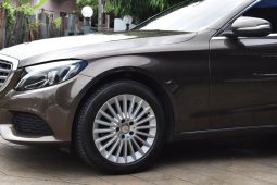 Mercedes Benz C180 Exclusive (W205) สี Saddle Brown Metallic ปี 2015 เช็คประวัติศูนย์ Benz Thailand