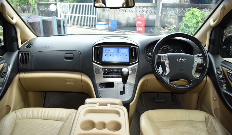 
								Hyundai H1 Delux สีดำ ปี 2018 full									