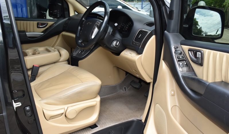 
								Hyundai H1 Delux สีดำ ปี 2018 full									