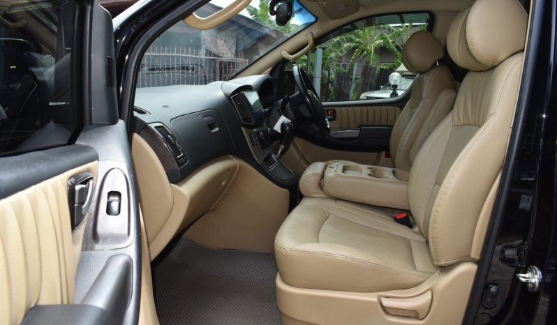 
								Hyundai H1 Delux สีดำ ปี 2018 full									